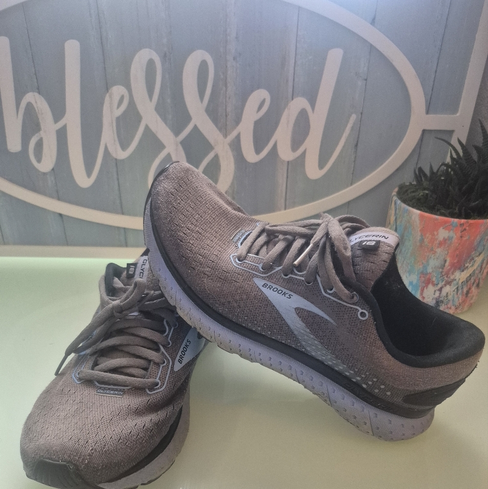 Womens Brooks Adrenaline 8.5